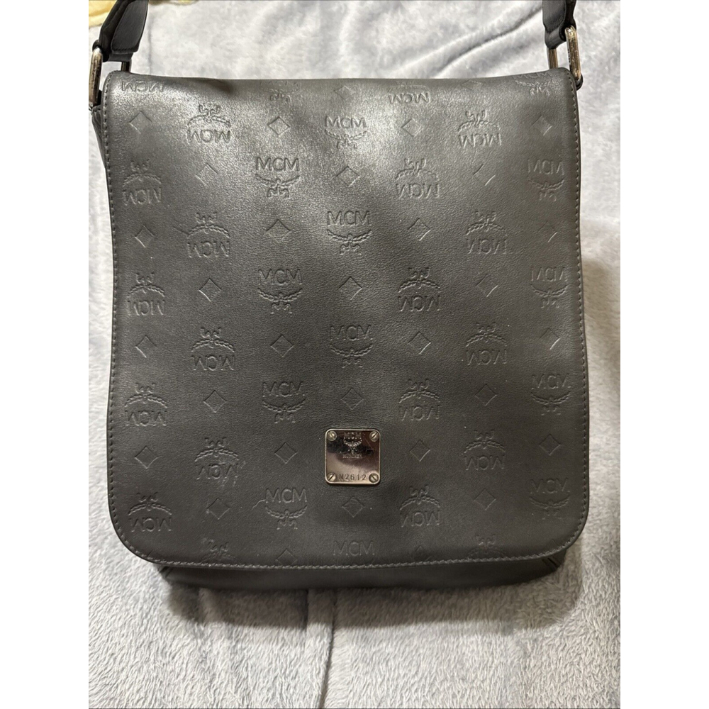 MCM Crossbody Leather Black Messenger Handbag Unisex